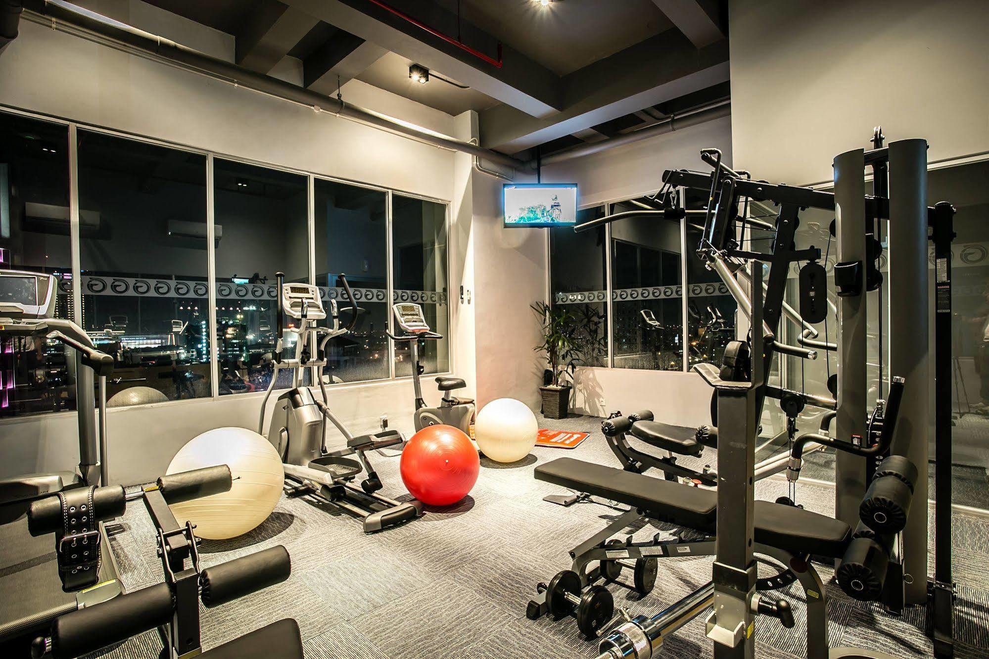 G Suites Hotel By Amithya Surabaya Exterior foto